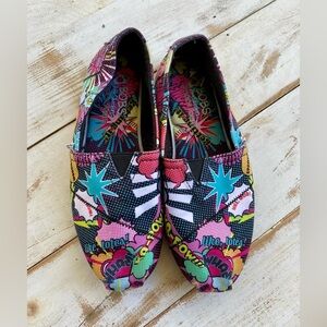 BOBS by Skechers Memory Foam slip-on shoes comic book pop art colorful EUC sz 7